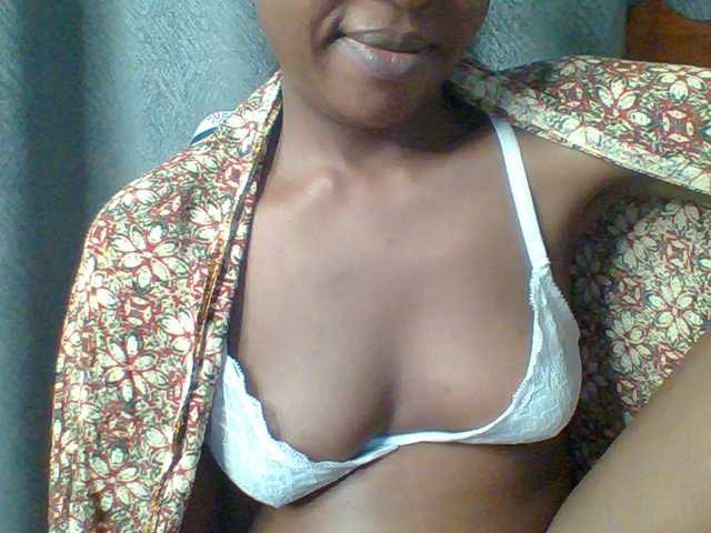 Hotchille live cam on BongaCams