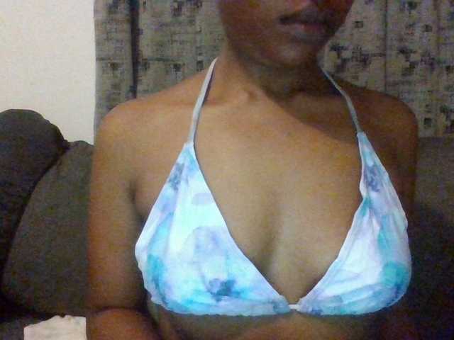 Hotchille live webcam show