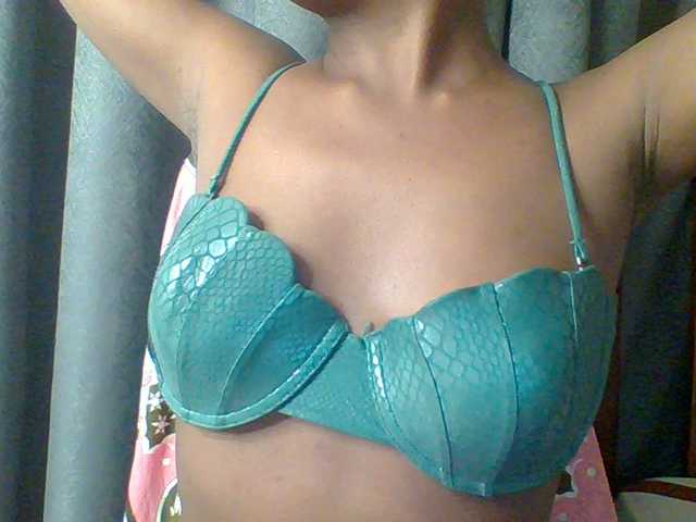 Hotchille live cam on BongaCams
