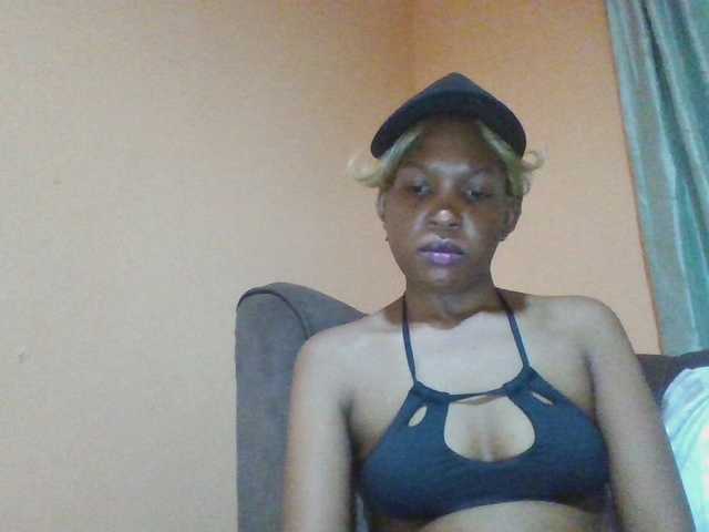 Hotchille live cam on BongaCams