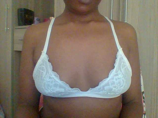 Hotchille live cam on BongaCams