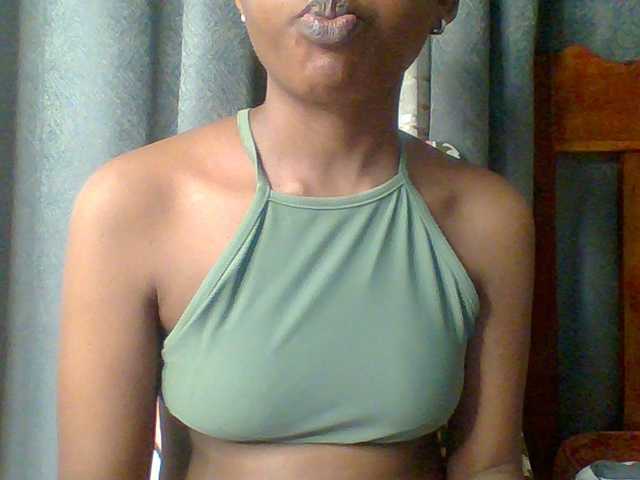 hotchille cam belle