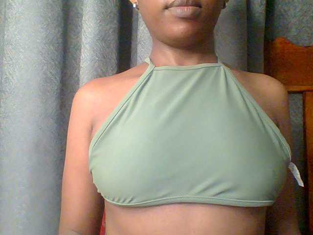 Hotchille live cam on BongaCams