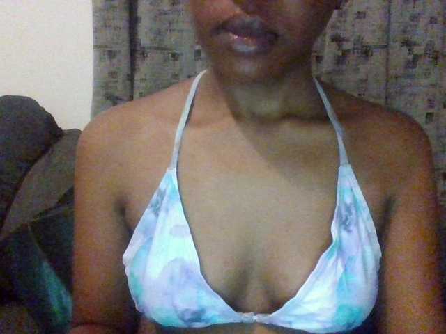 Hotchille live webcam show