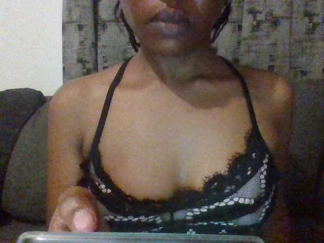 Hotchille live webcam show