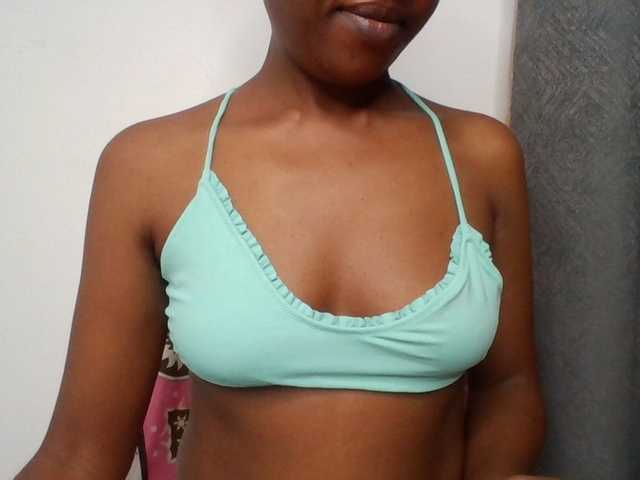 Hotchille live webcam show