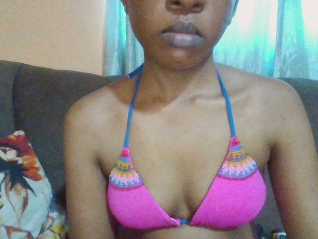 Hotchille live cam on BongaCams