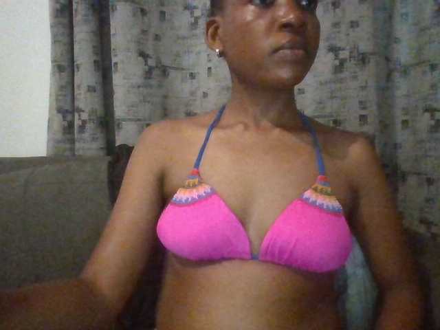 Hotchille live cam on BongaCams