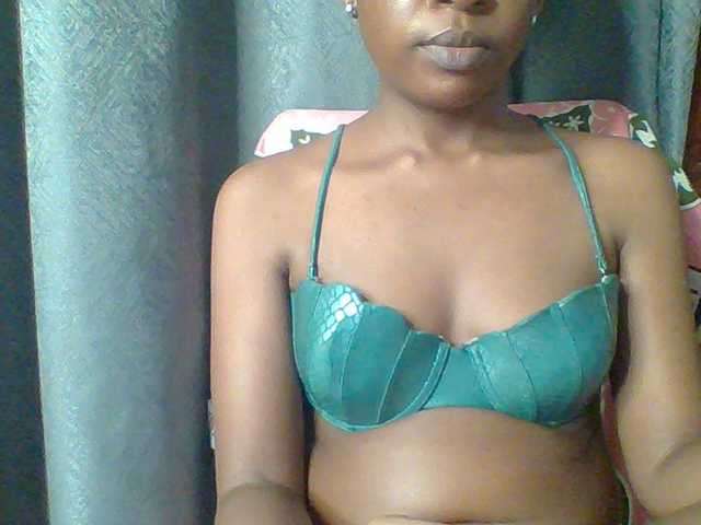 Hotchille live cam on BongaCams