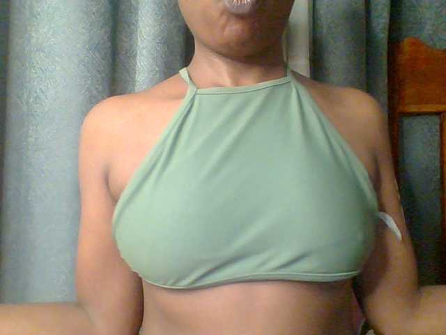 Hotchille live cam on BongaCams