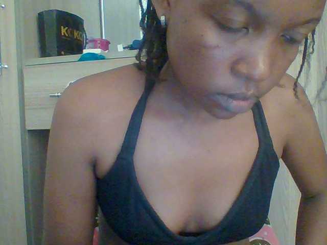 Hotchille live cam on BongaCams