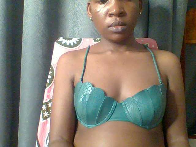 Hotchille live cam on BongaCams