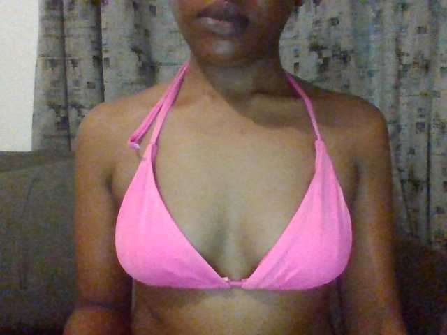 Hotchille live cam on BongaCams