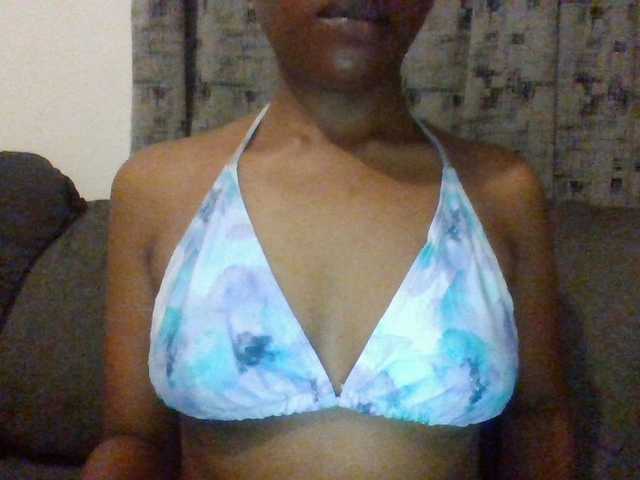 Hotchille live webcam show