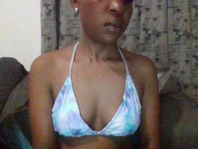 Hotchille live webcam show