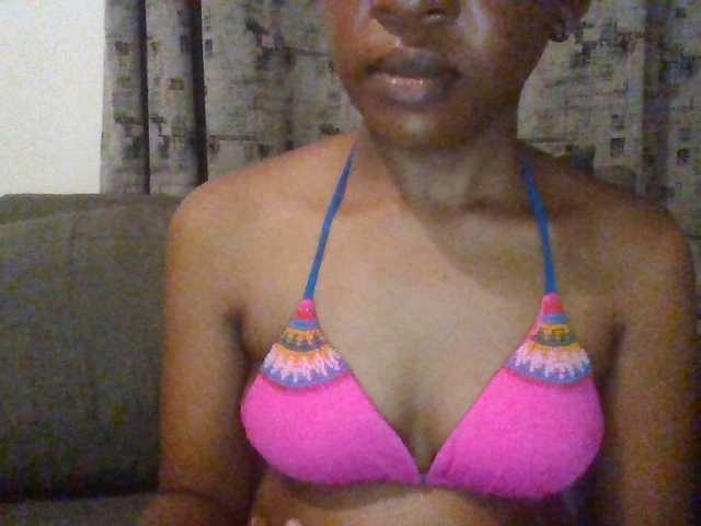 Hotchille live cam on BongaCams
