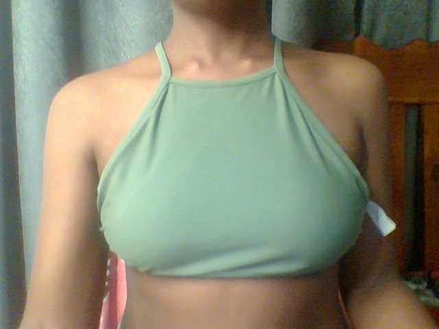 Hotchille live cam on BongaCams