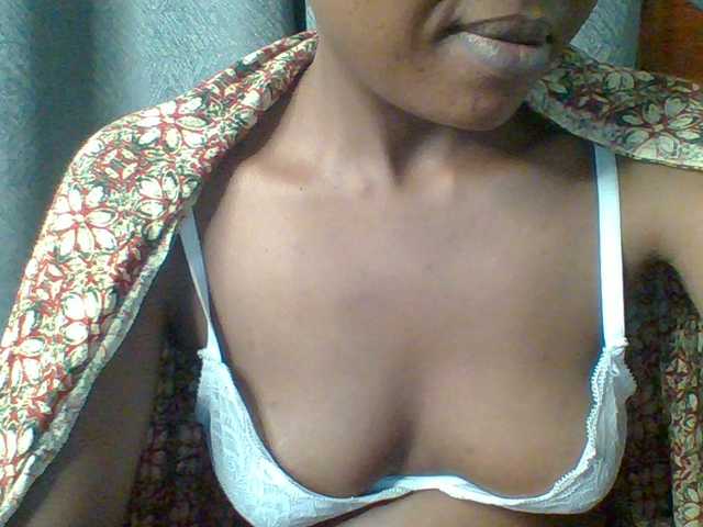 Hotchille live cam on BongaCams