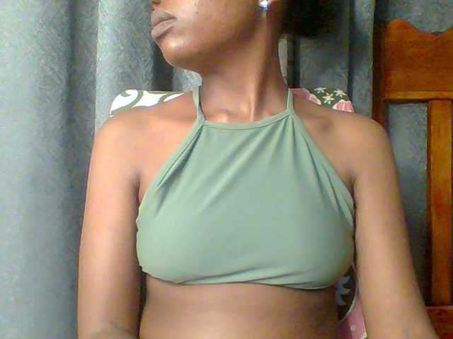 Hotchille live cam on BongaCams