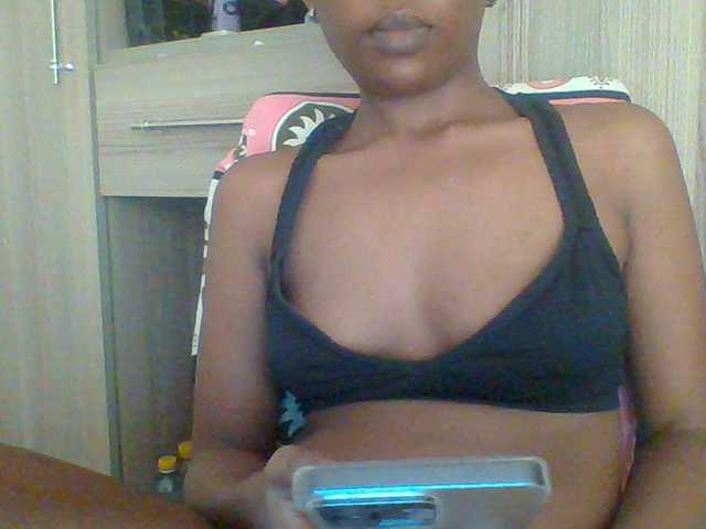 Hotchille live cam on UnifiedCams