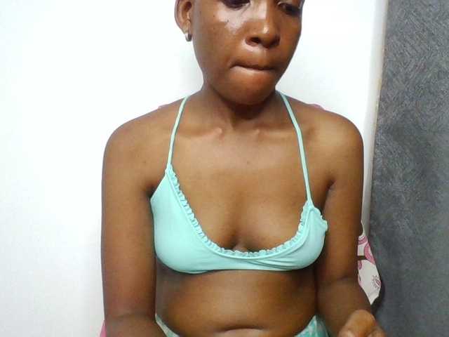 Hotchille live webcam show