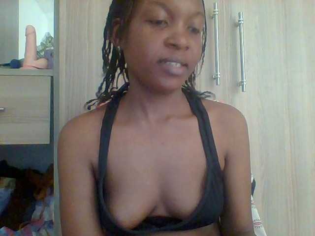 Hotchille live cam on BongaCams