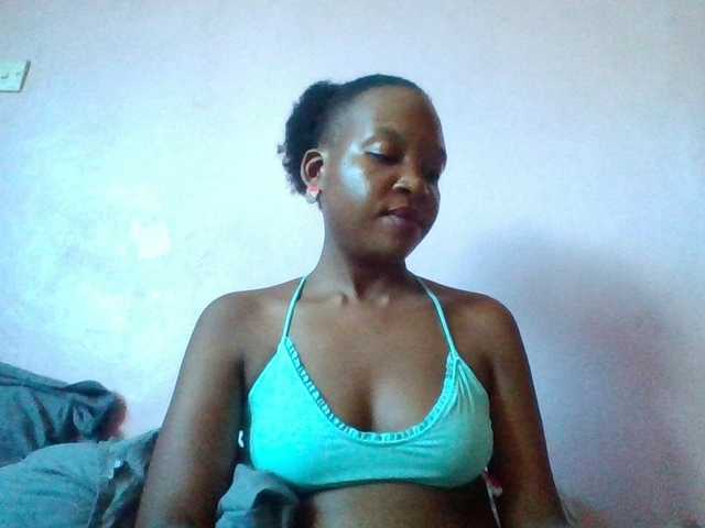 Hotchille live cam on BongaCams