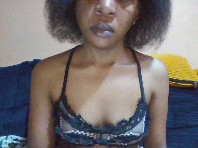 Hotchille live cam preview