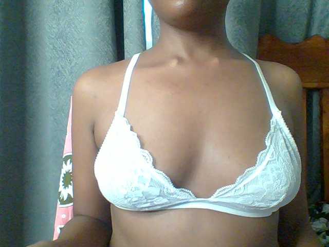 Hotchille live cam on BongaCams