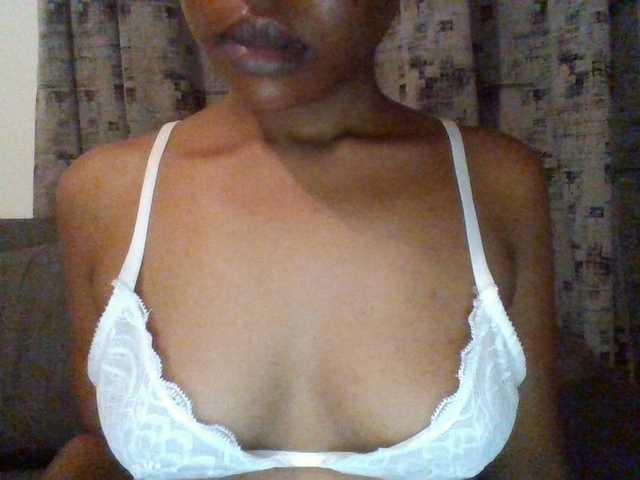 Hotchille live cam on BongaCams