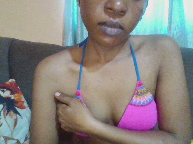 Hotchille live cam on BongaCams
