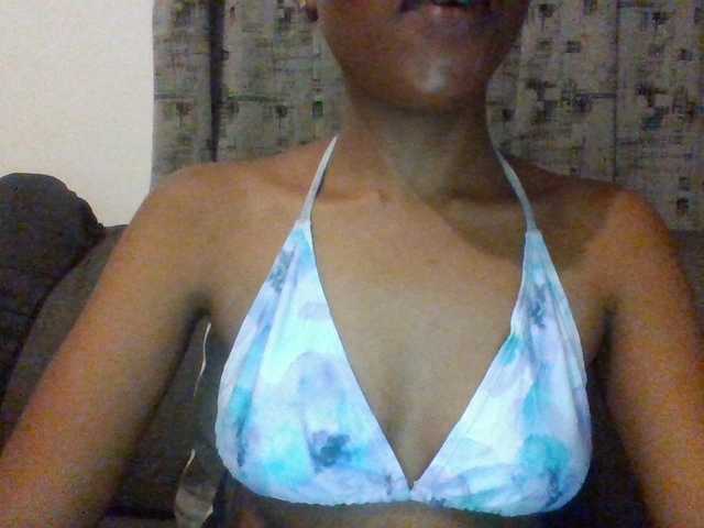 Hotchille live webcam show