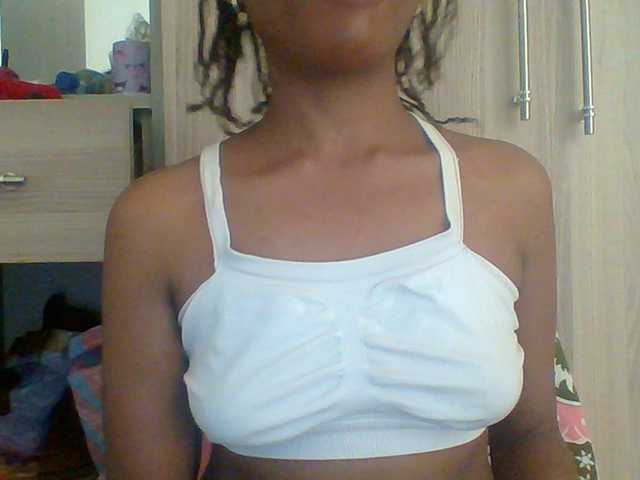 Hotchille live cam on BongaCams