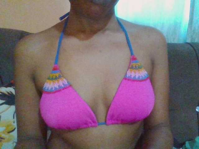 Hotchille live cam on BongaCams