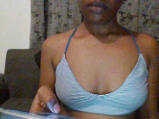 Hotchille live webcam show