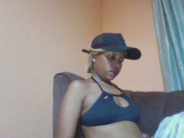 Hotchille live cam on BongaCams