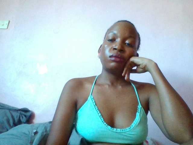 Hotchille live cam on BongaCams