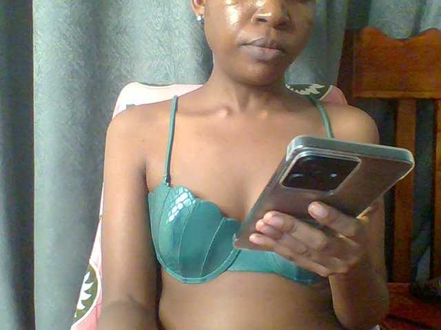 Hotchille live cam on BongaCams