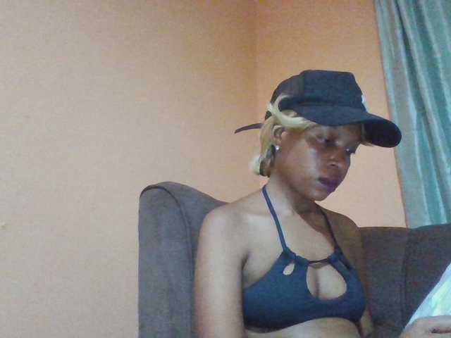 Hotchille live cam on BongaCams