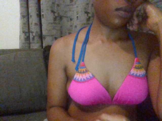 Hotchille live cam on BongaCams