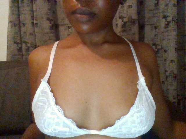 Hotchille live cam on BongaCams