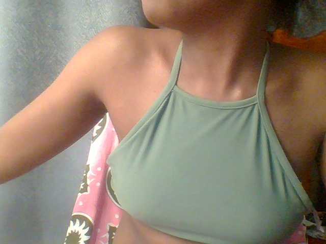 Hotchille live cam on BongaCams