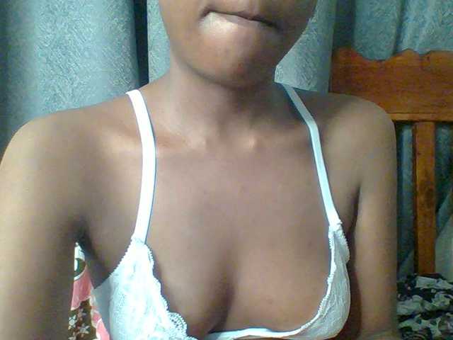 Hotchille live cam on BongaCams