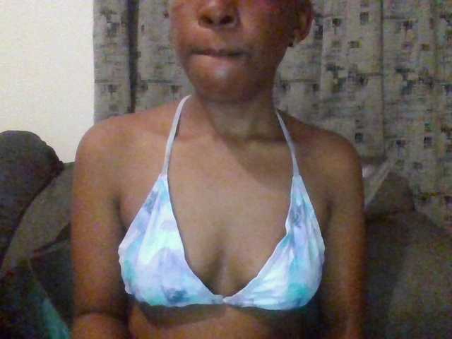 Hotchille live webcam show