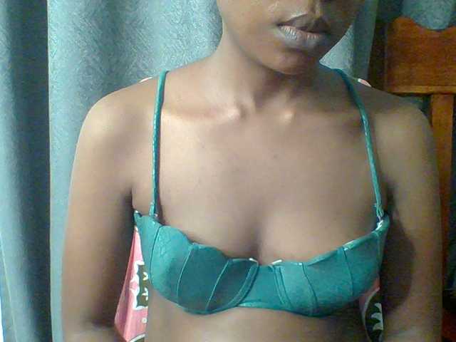 Hotchille live cam on BongaCams