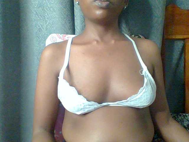 Hotchille live cam on BongaCams
