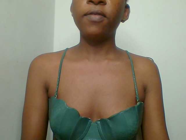 Hotchille live cam on BongaCams