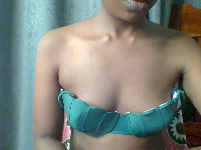 Hotchille live cam on BongaCams