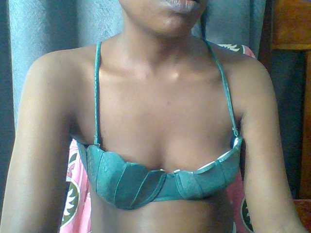 Hotchille live cam on BongaCams
