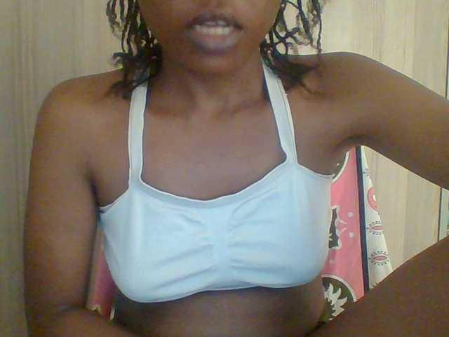 Hotchille live cam on BongaCams